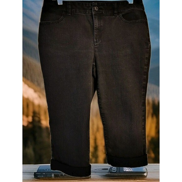 Chico's Women's Cropped Pants Size 1.5 US 10 Black Lace Hem Cotton - Picture 1 of 9